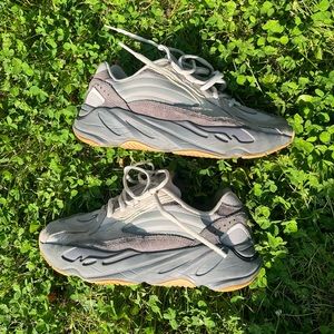 Yeezy Boost 700 V2 Tephra